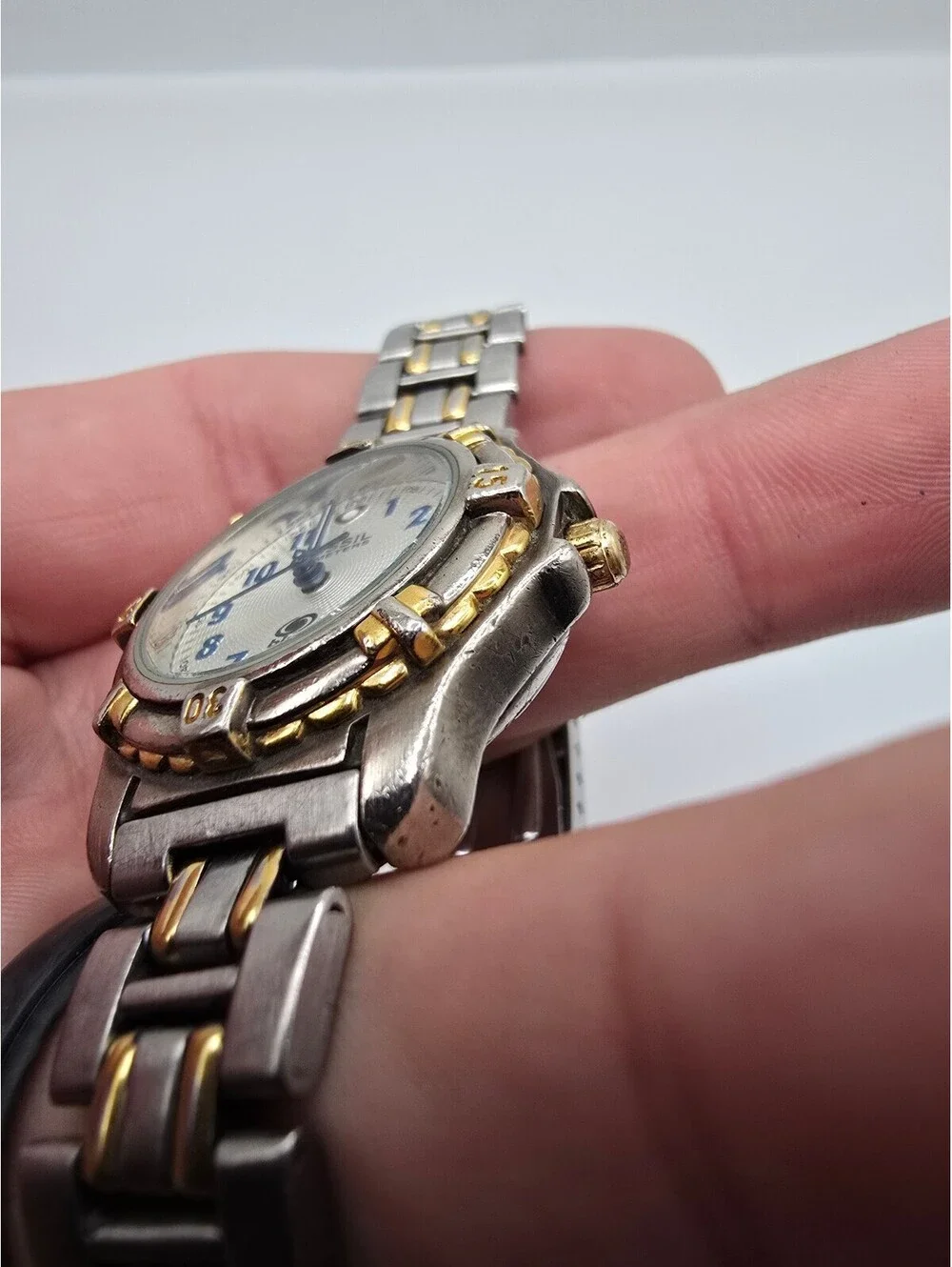 Fossil Blue Women’s Quartz Analog Two-Tone Steel Date 50m White/Blue Dial